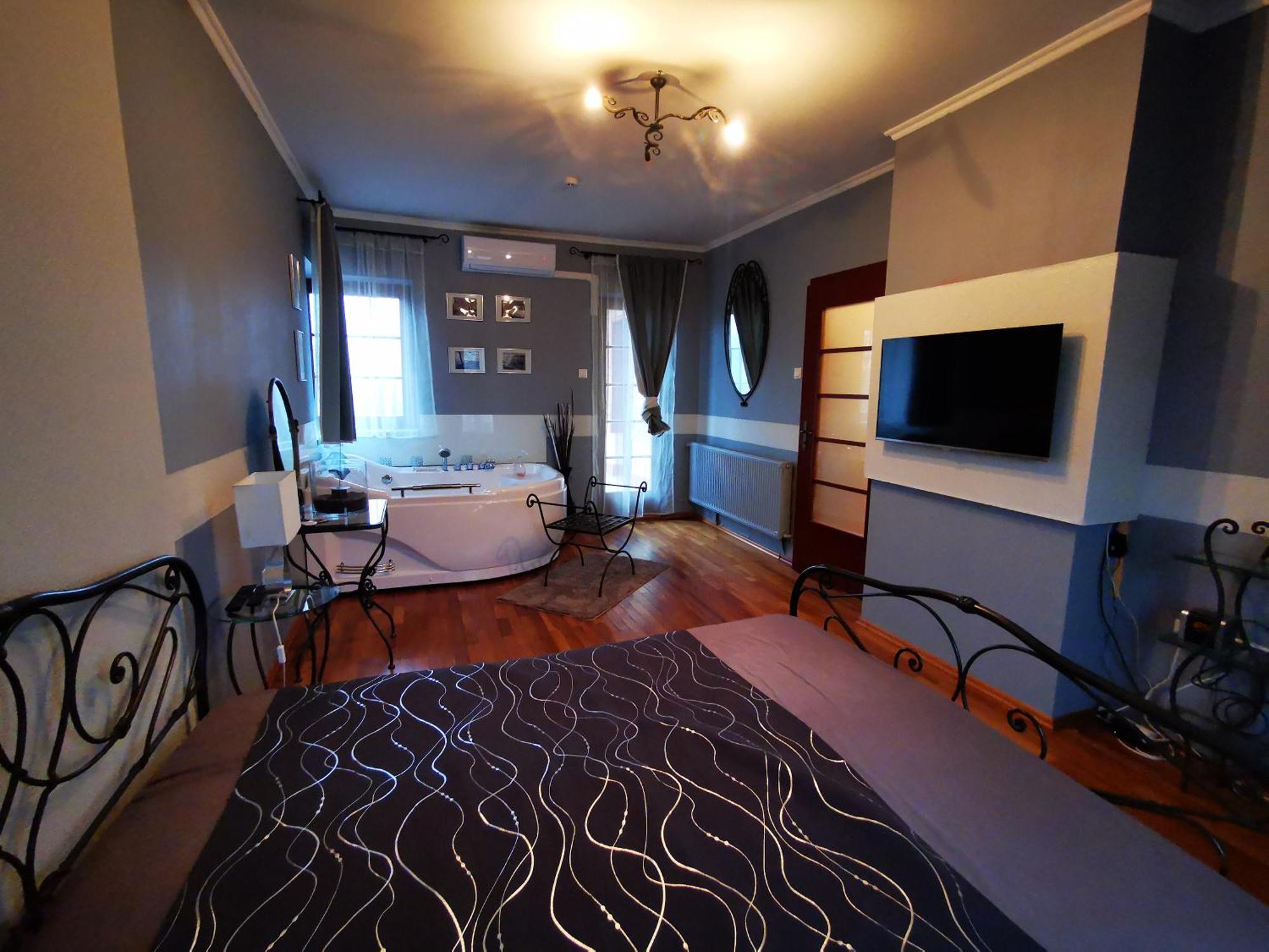 Luxury Basement In The Surrounding Of Budapest Apartment Mogyorod Exterior photo
